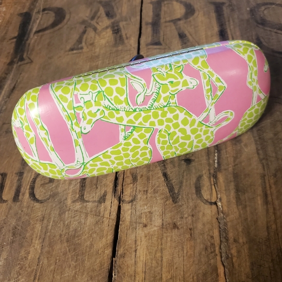LILLY PULITZER Pink|Green Giraffe Print Hardshell Eyewear|Sunglass Case Storage - Picture 1 of 15